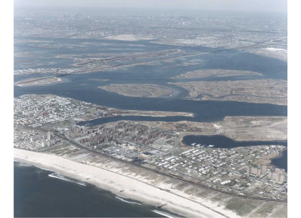 Arverne: Housing on the Edge